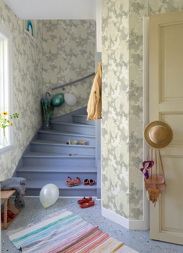 0064832 dromma light grey songbirds and sunflowers wallpaper