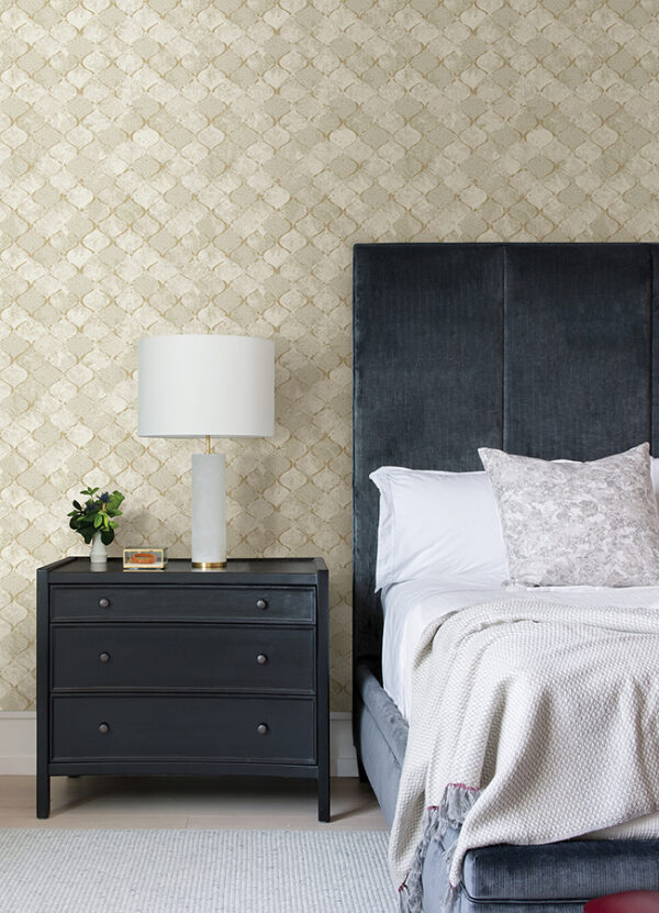 Pilak Gold Ogee Tile Wallpaper - Image 4