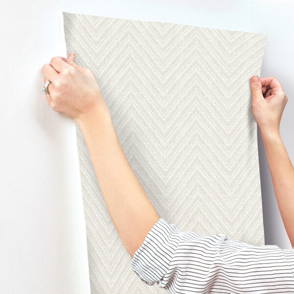 0089865 glynn silver chevron wallpaper