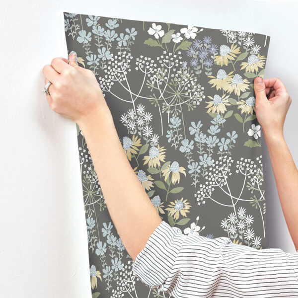 0089965 cultivate grey springtime blooms wallpaper