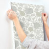 0092041 cray light green floral trail wallpaper