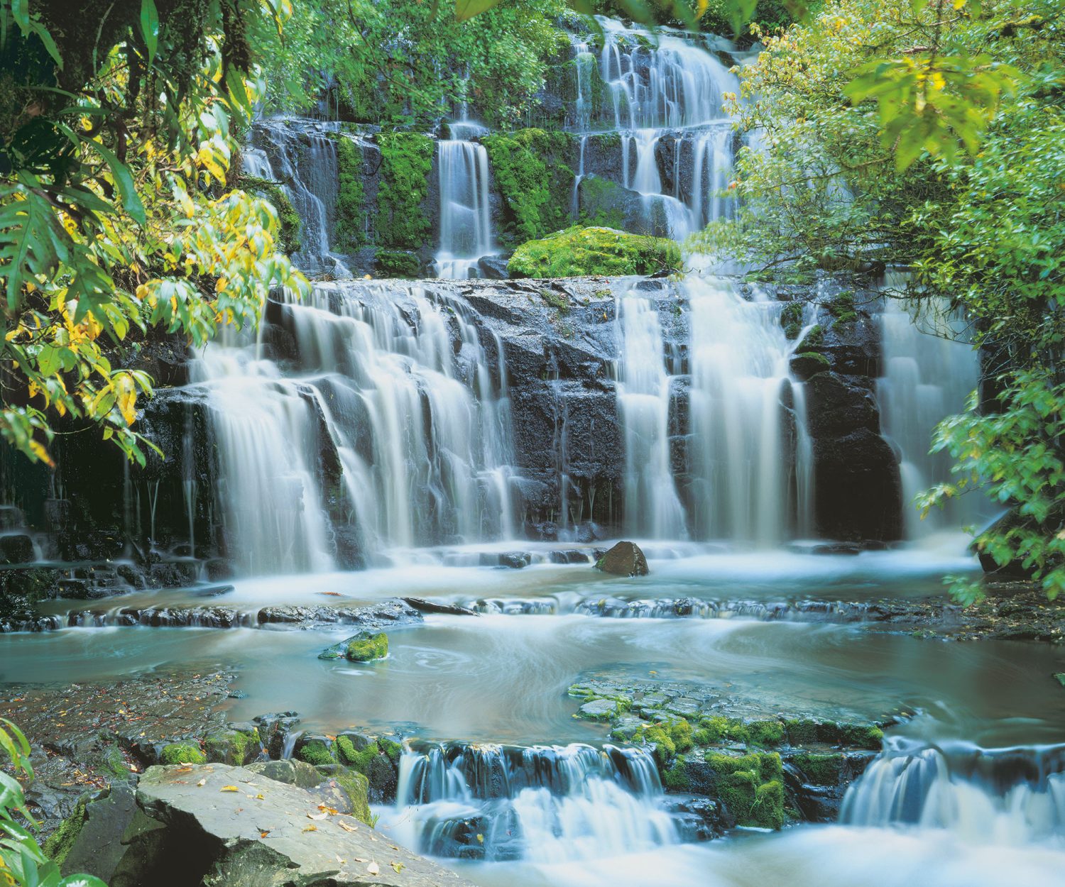 Pura Kaunui Falls