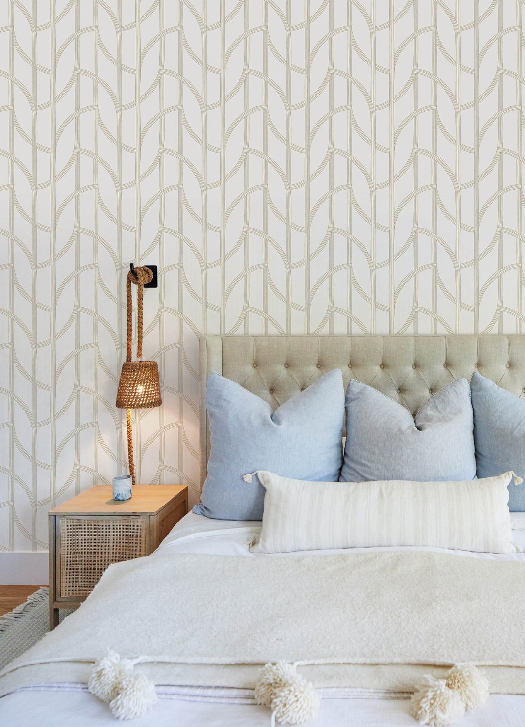 Salvo Gold Curved Contours Wallpaper