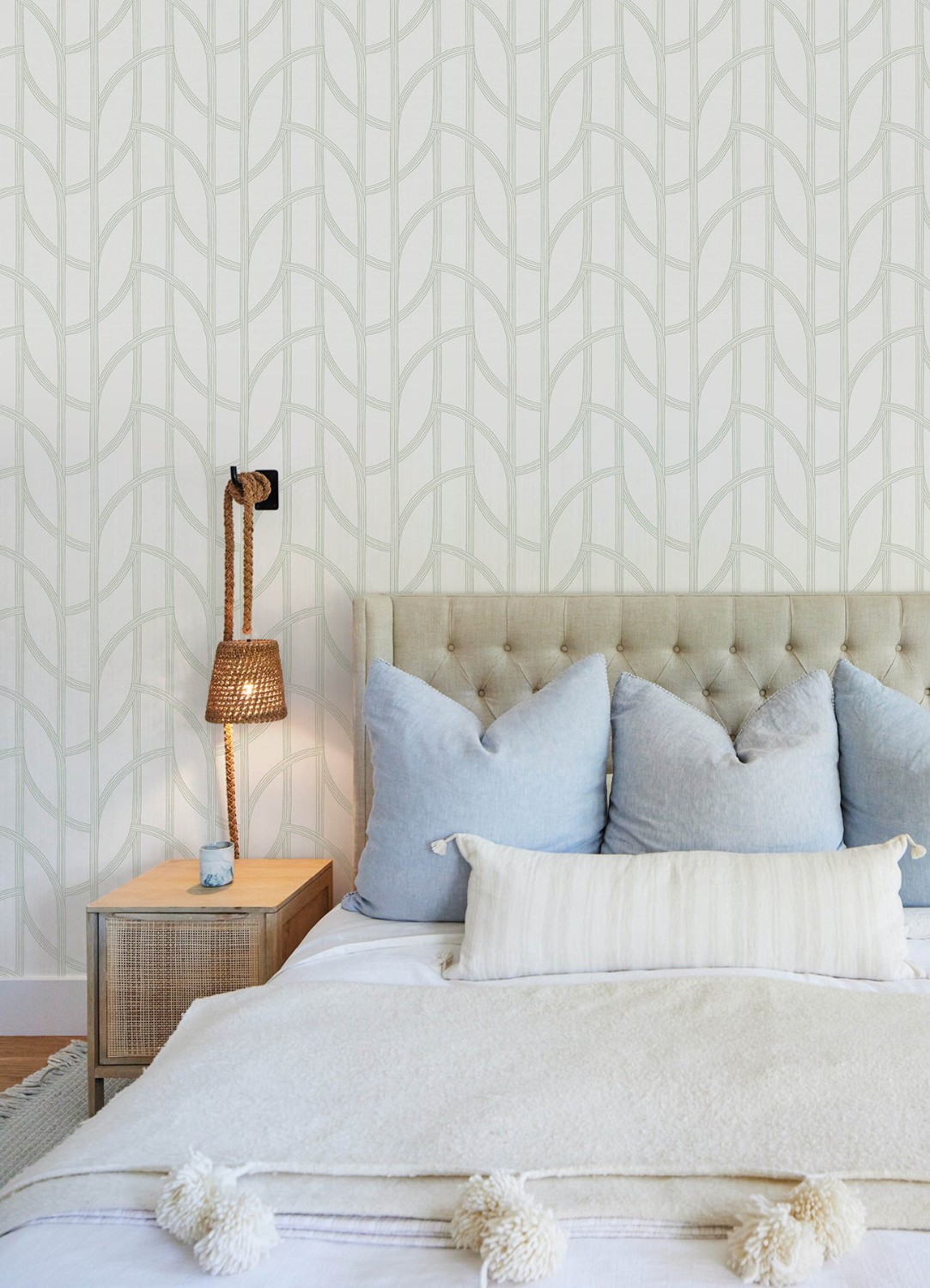 Salvo Light Green Curved Contours Wallpaper