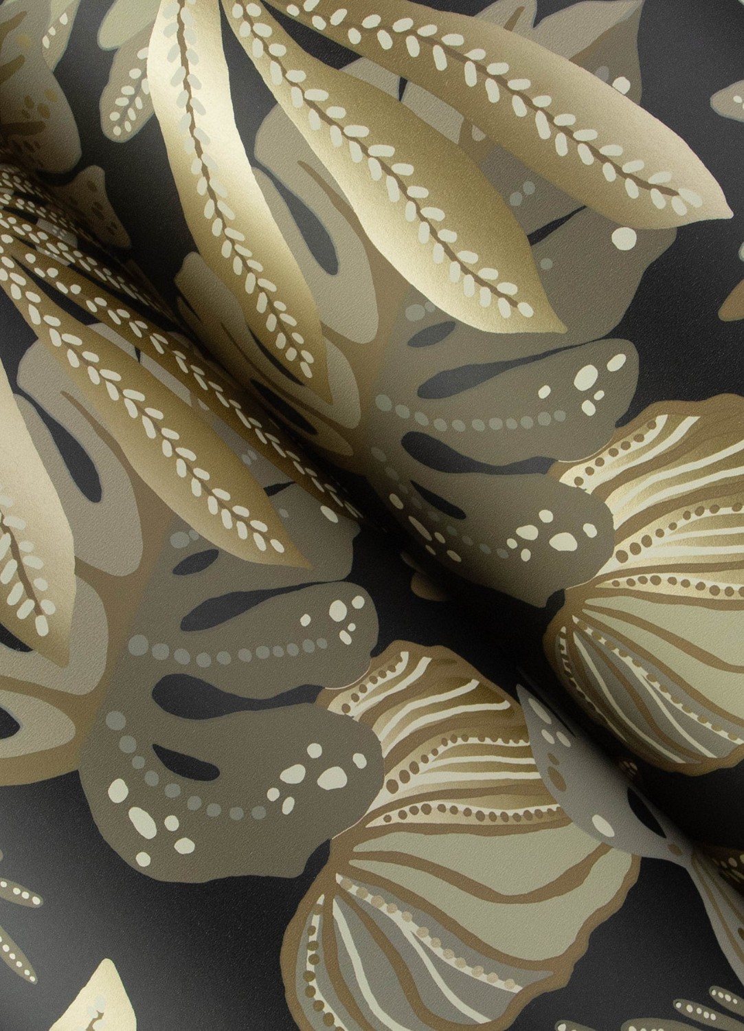 Alocasia Neutral Tropical Foliage Wallpaper